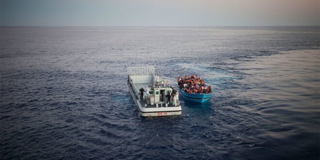 Migrantes irregulares en el Mediterráneo. Foto: ACNUR/A. D’Amato