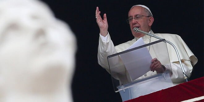 El papa: "La muerte de los migrantes en su camino a Europa es un crimen que ofende a la humanidad"