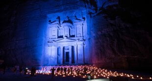 La ciudad de Petra, en Jordania, un sitio del Patrimonio Mundial de la UNESCO, se iluminará de azul para conmemorar el 70 aniversario de la ONU. Foto: Oficina del Coordinador Residente de la ONU en Jordania/Chris Herwig