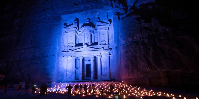 La ciudad de Petra, en Jordania, un sitio del Patrimonio Mundial de la UNESCO, se iluminará de azul para conmemorar el 70 aniversario de la ONU. Foto: Oficina del Coordinador Residente de la ONU en Jordania/Chris Herwig