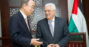 Ban Ki-moon y Mahmoud Abbas en Ramallah. Foto: ONU/Rick Bajornas
