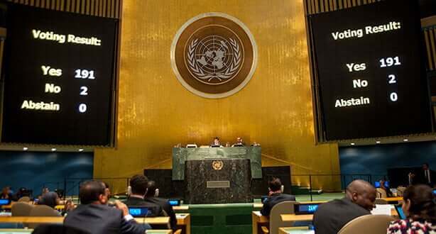 La Asamblea General aprueba resolución que solicita el fin del bloqueo de Estados Unidos contra Cuba. La votación fue de 191 votos a favor y 2 en contra (Estados Unidos e Israel). 27 de octubre de 2015. Foto ONU/ Cia Pak