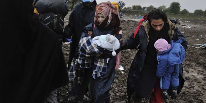 Refugiados sirios atorados en Serbia a la espera de entrar a Croacia. Foto ACNUR: Mark Henley