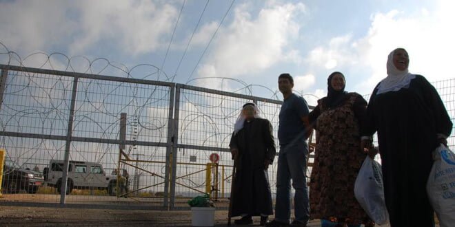 Valla y puestos de control en Cisjordania. Foto: UNRWA/Isabel de la Cruz