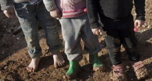 Niños sirios en el campo para desplazados internos de Bab Al Salame, cercano a la frontera con Turquía y dentro de la región de Alepo, una de las más castigas por el conflicto. Foto: UNICEF/UNI156534/Diffidenti