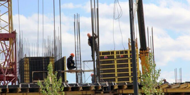 Trabajadores de la construcción. Foto: Banco Mundial/Shynar Jetpissova