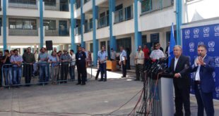 El Secretario General de la ONU durante su visita a la escuela de Beit Lahiya en la Franja de Gaza. Foto: ONU/Dujarric