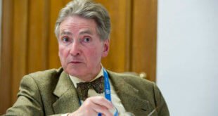 Alfred de Zayas. Foto de archivo: ONU/Violaine Martin