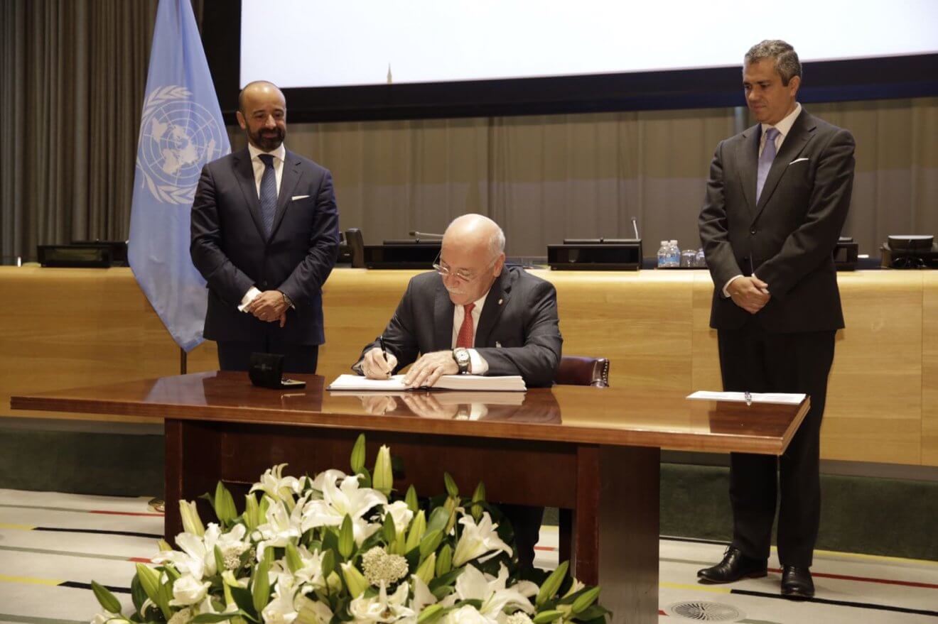 Ceremonia de la firma del Tratado sobre la Prohibición de las Armas Nucleares. Foto: UNODA