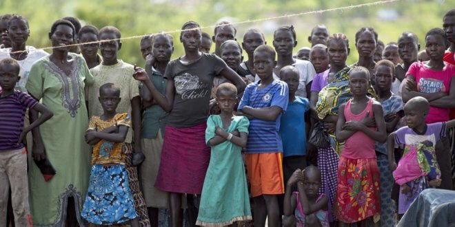 Sursudaneses en el distrito de Impevi, en Uganda. Foto: ONU / Mark Garten