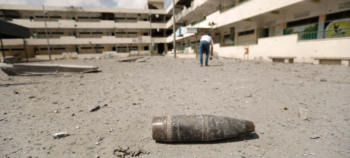 UNICEF / Eyad El Baba Imagen de archivo de un casquillo en el suelo de la escuela Sobhi Abu Karsh en la ciudad de Gaza.
