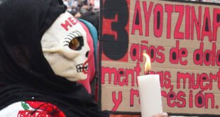 UNIC/Mexico Manifestación en la Ciudad de México sobre el caso de la escuela Normal de Ayotzinapa