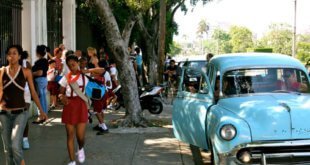 Foto de achivo: Radmilla Suleymanova Salida de la escuela en La Habana, Cuba.