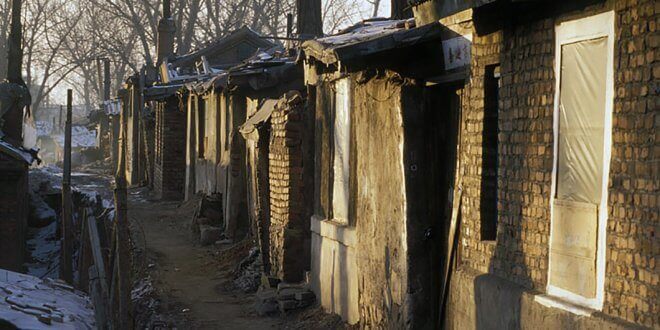 Un Comité de la ONU condena a España por violar el derecho a la vivienda de una familia tras un desalojo forzoso 1 Banco Mundial//Curt Carnemark Tener una vivienda es un requisito fundamental para poder salir de la extrema pobreza.