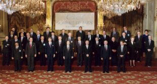 The Paris Summit of Heads of State in 1990 marked the start of the institutionalization of the CSCE and its transformation into the OSCE. (George Bush Presidential Library)